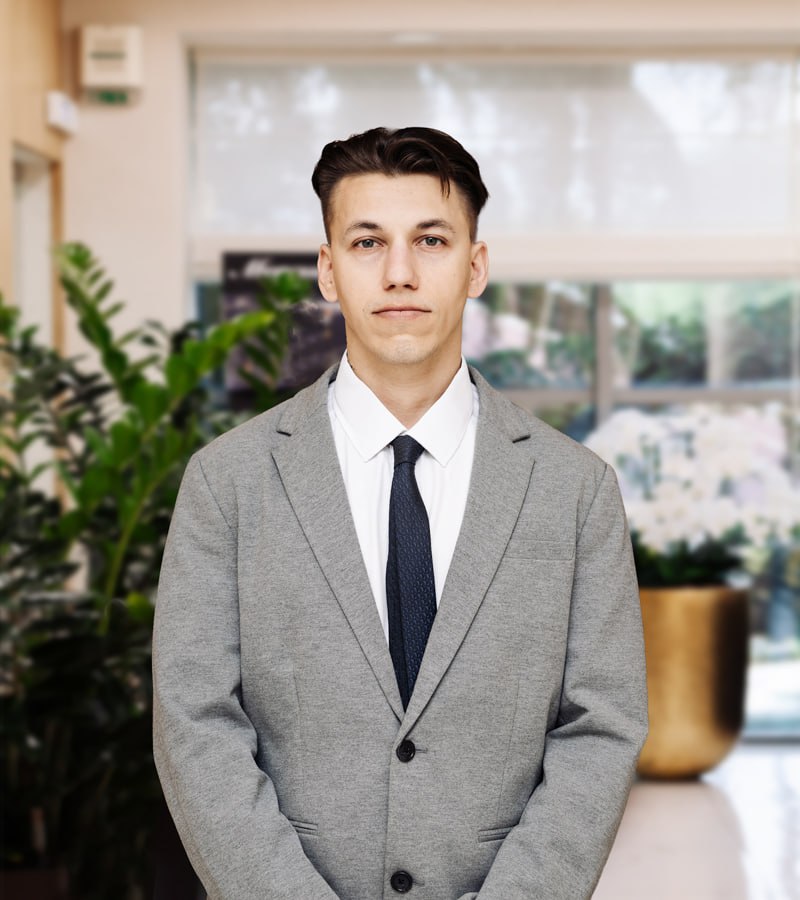 Константин Сафонов