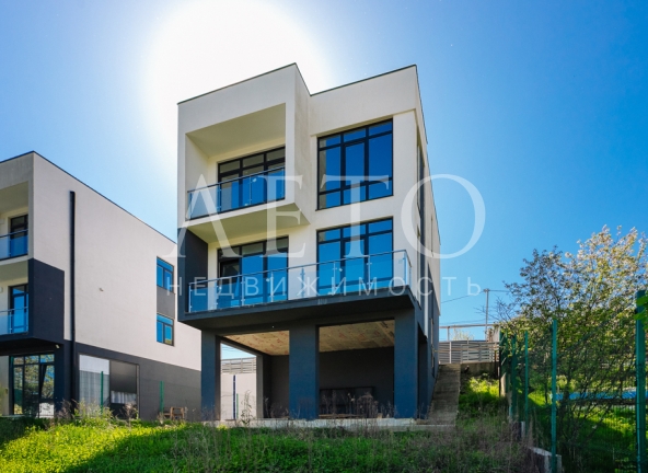 Дом в Сочи — для жизни, отдыха и инвестиций.-Z13686